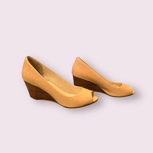 Cole Haan Nude Patent Leather Peep Toe Wedge Heels | Size 7B